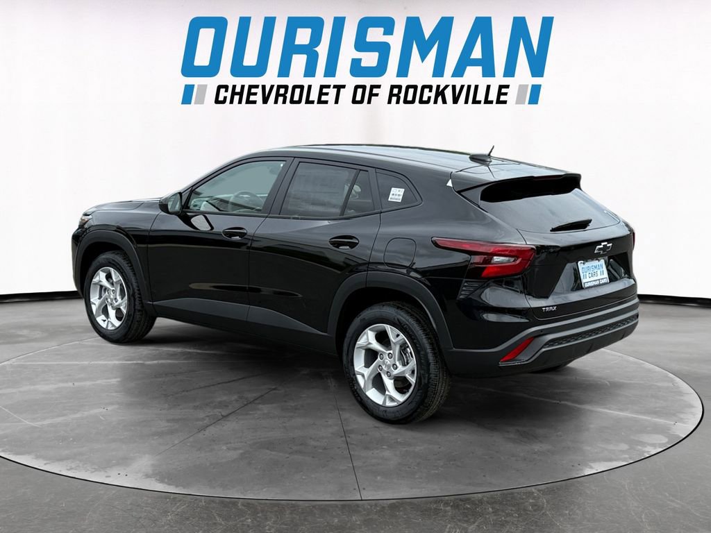 New 2026 Chevrolet Trax LS w/ LS Convenience Package FWD image 4