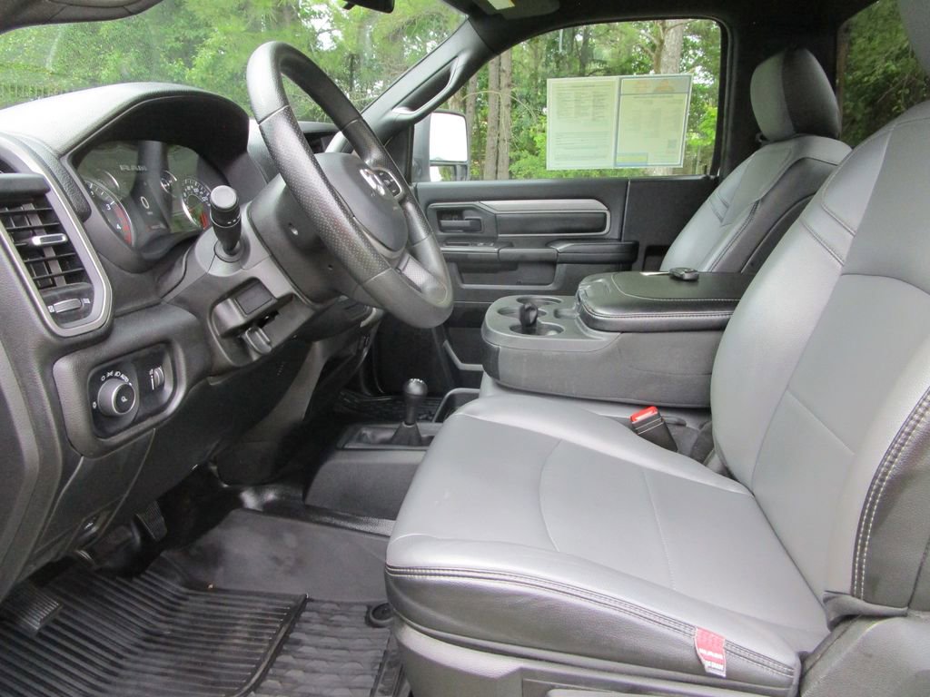 Used 2024 RAM 3500 Tradesman w/ Chrome Appearance Group AWD/4WD image 22