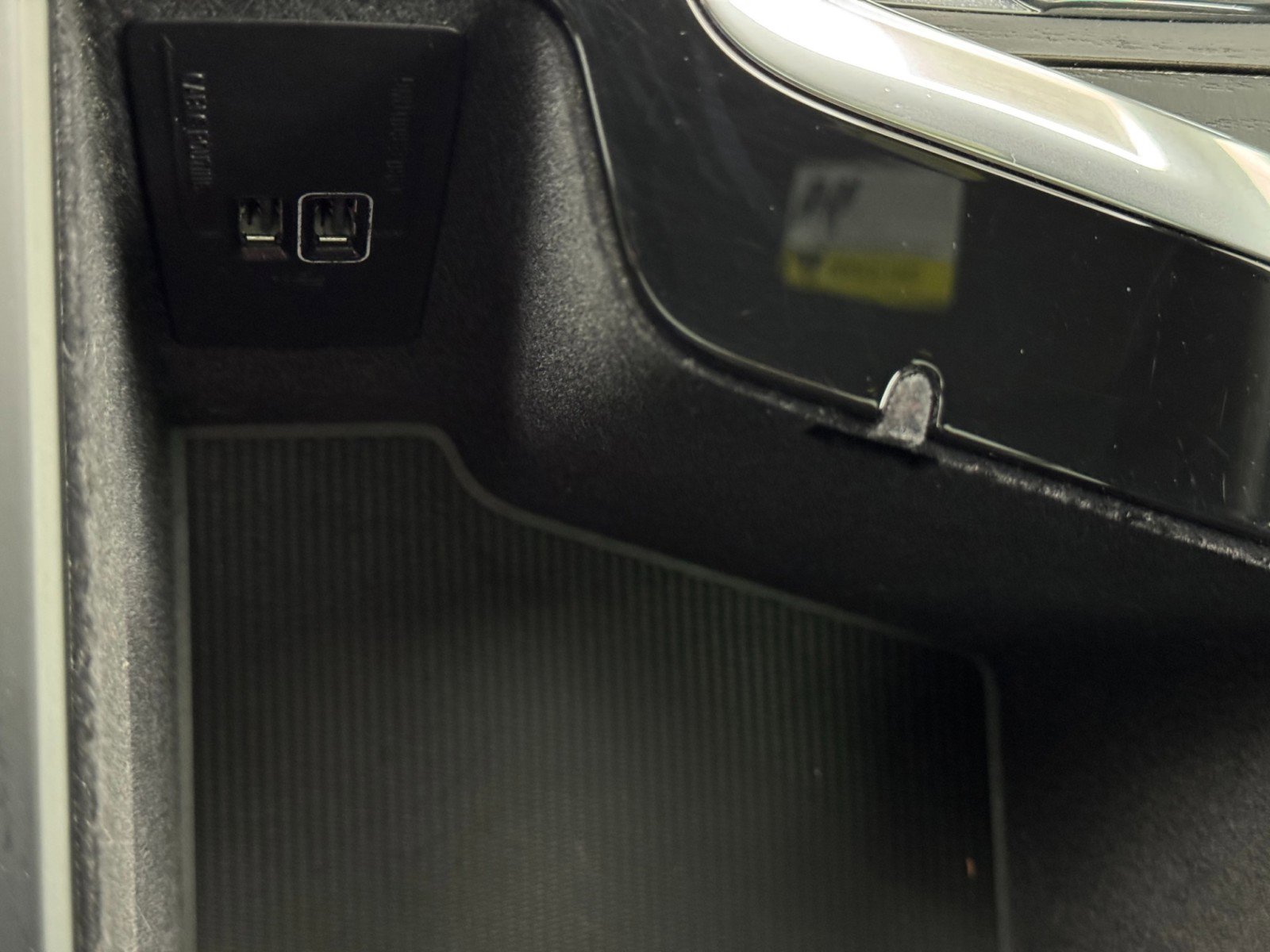 Used 2020 Volvo XC90 T6 Momentum image 31