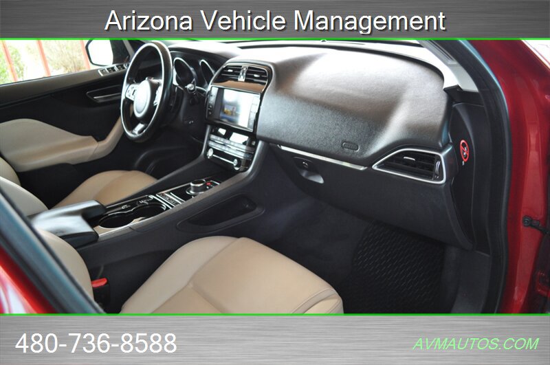Used 2017 Jaguar F-PACE Premium AWD/4WD image 23