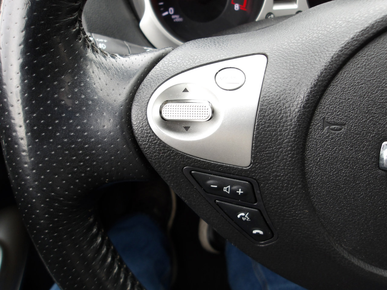 Used 2013 Nissan Juke SL w/ Chrome Pkg image 16