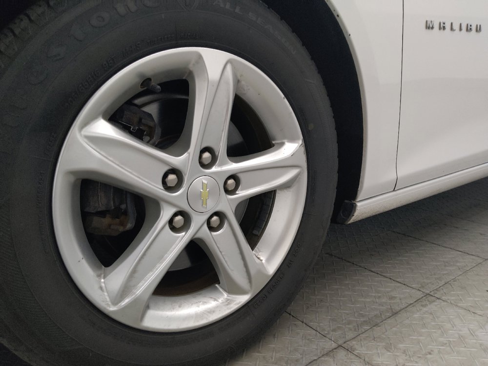 Used 2023 Chevrolet Malibu LS FWD image 31