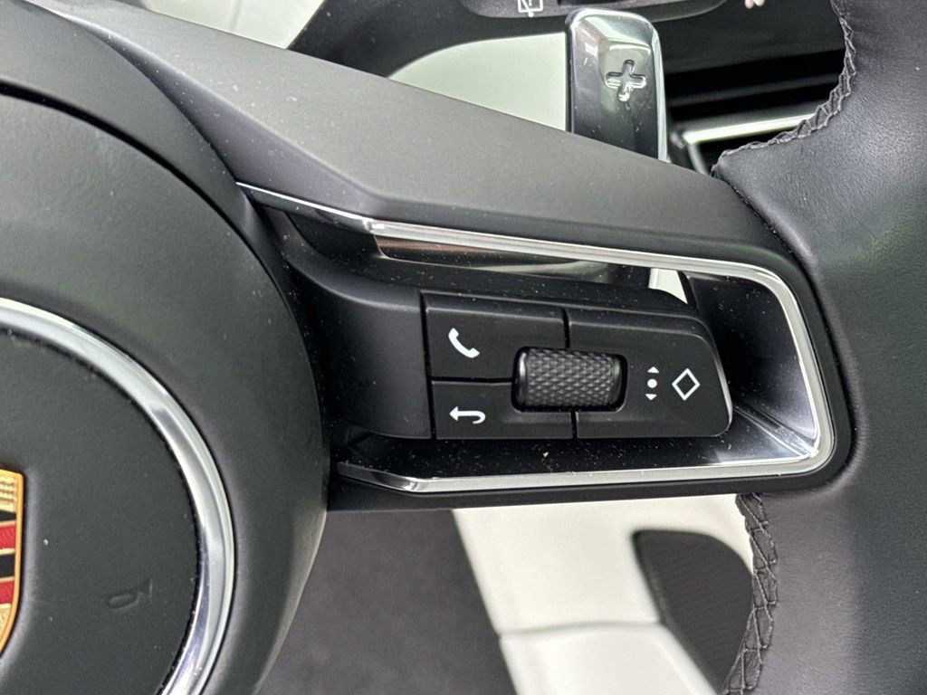 Certified 2025 Porsche Macan image 26