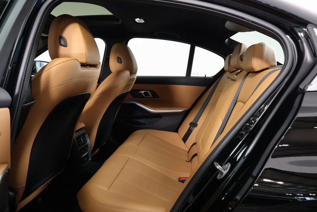 Used 2025 BMW 330i Sedan w/ Convenience Package image 11