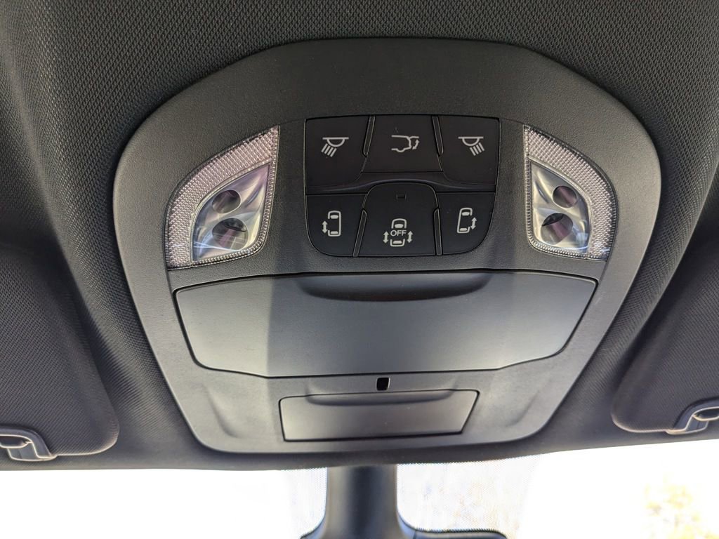 New 2025 Chrysler Voyager LX image 30