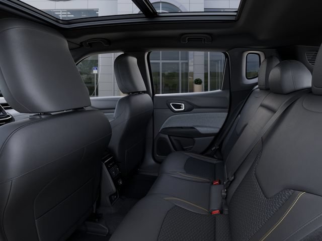 New 2026 Jeep Compass Latitude AWD/4WD image 32
