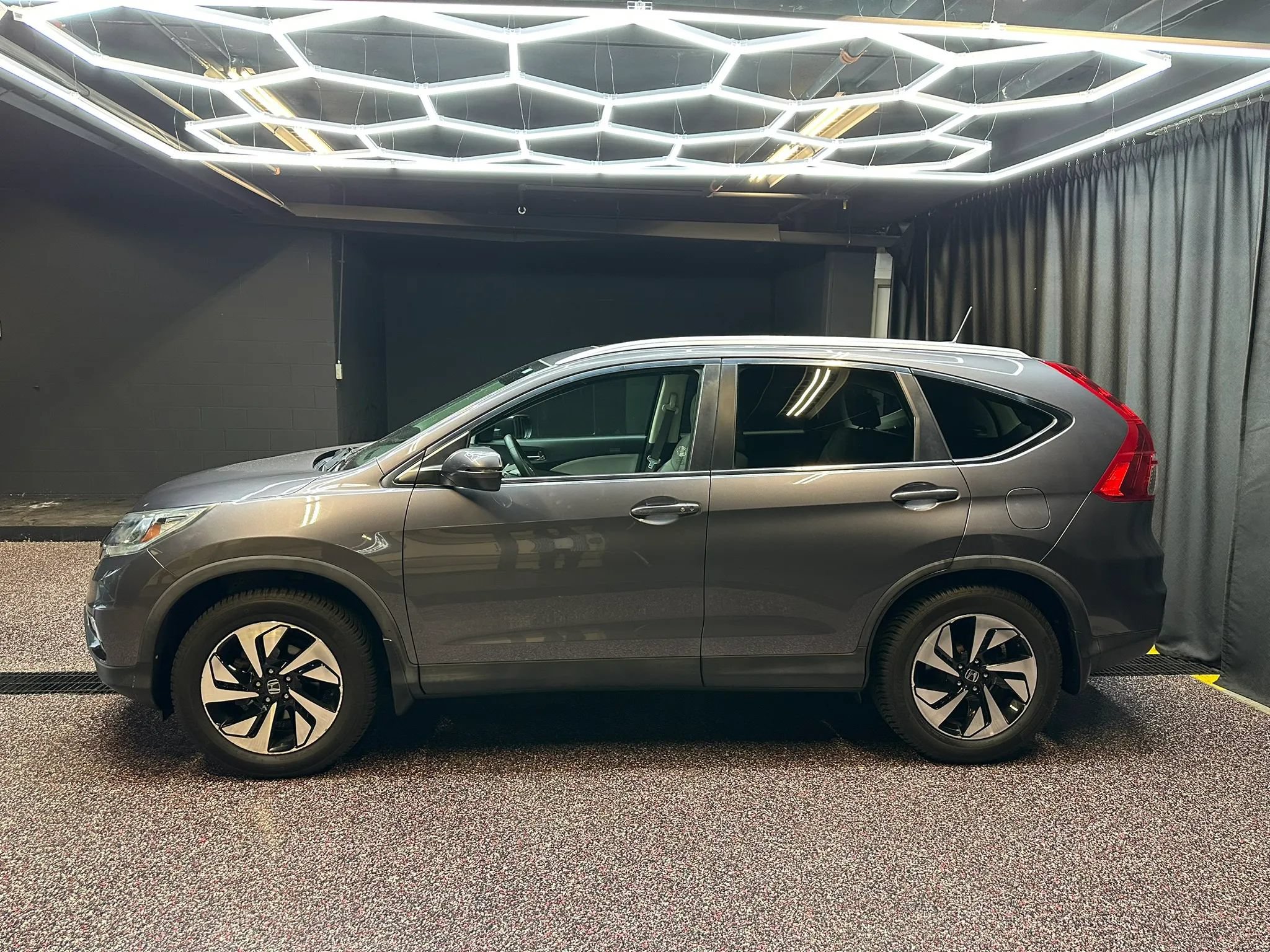 Used 2015 Honda CR-V Touring image 4