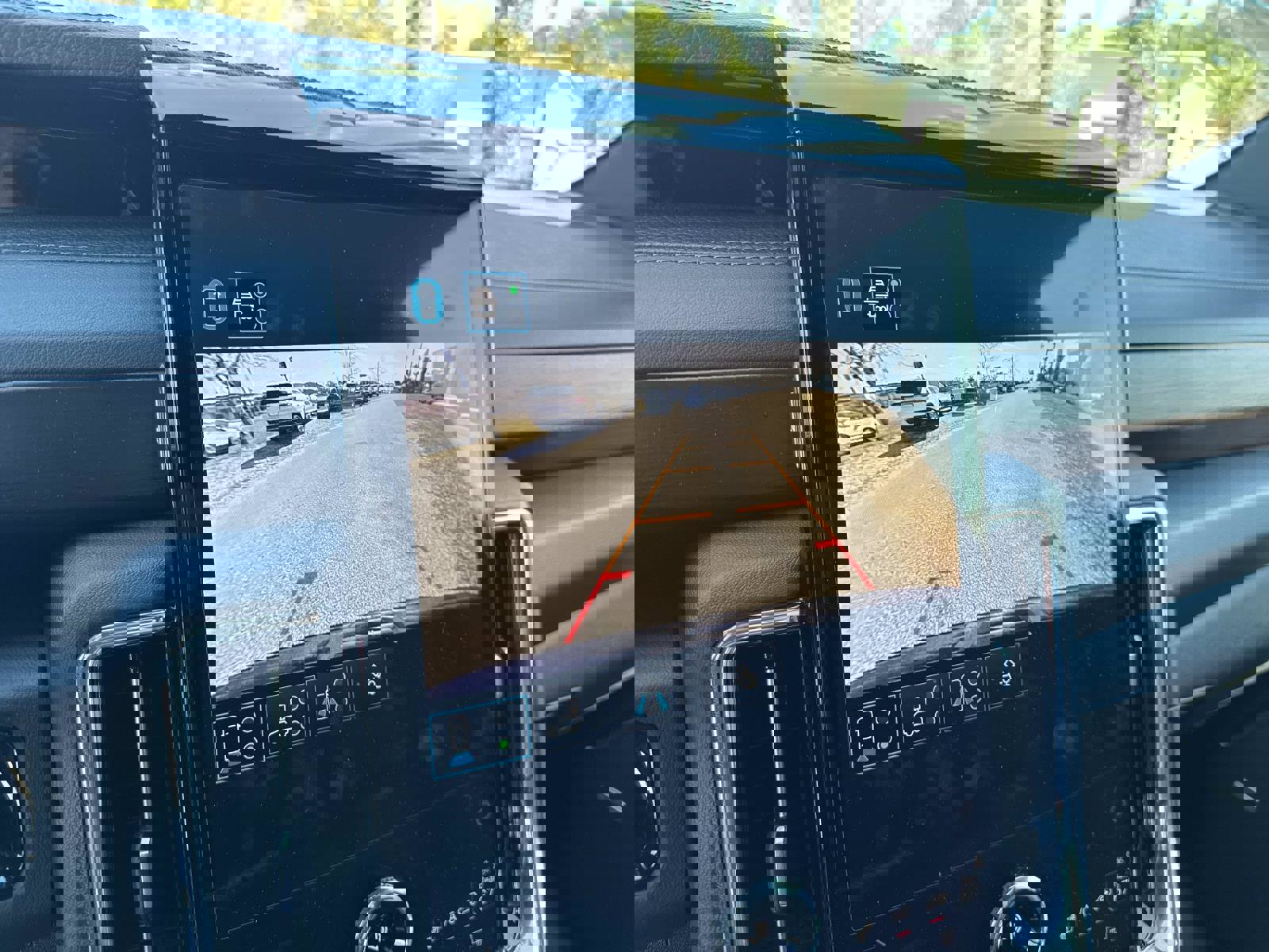 Used 2025 GMC Yukon XL Denali image 26