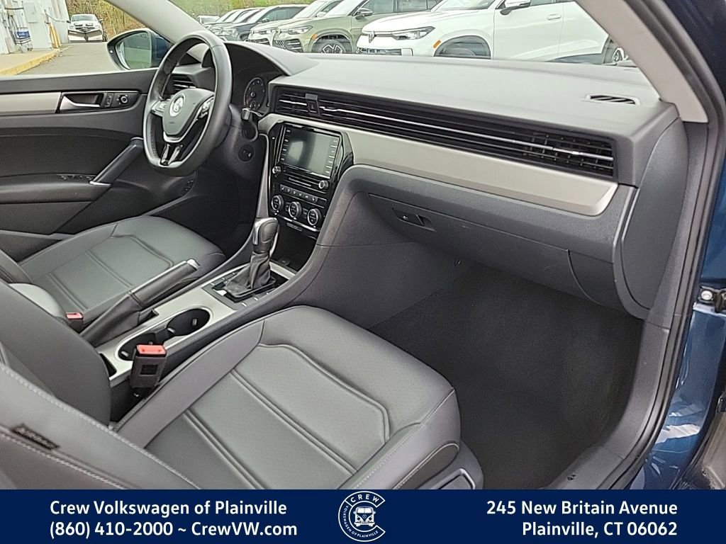Certified 2022 Volkswagen Passat 2.0T SE FWD image 42