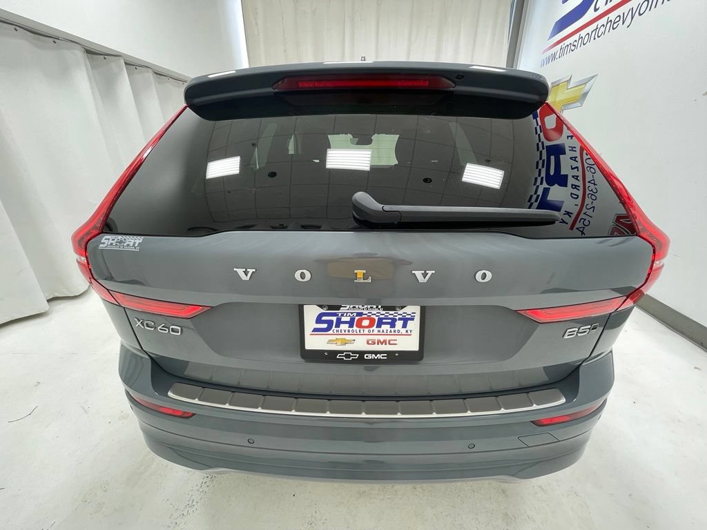 Used 2023 Volvo XC60 B5 Core w/ Climate Package AWD/4WD image 5
