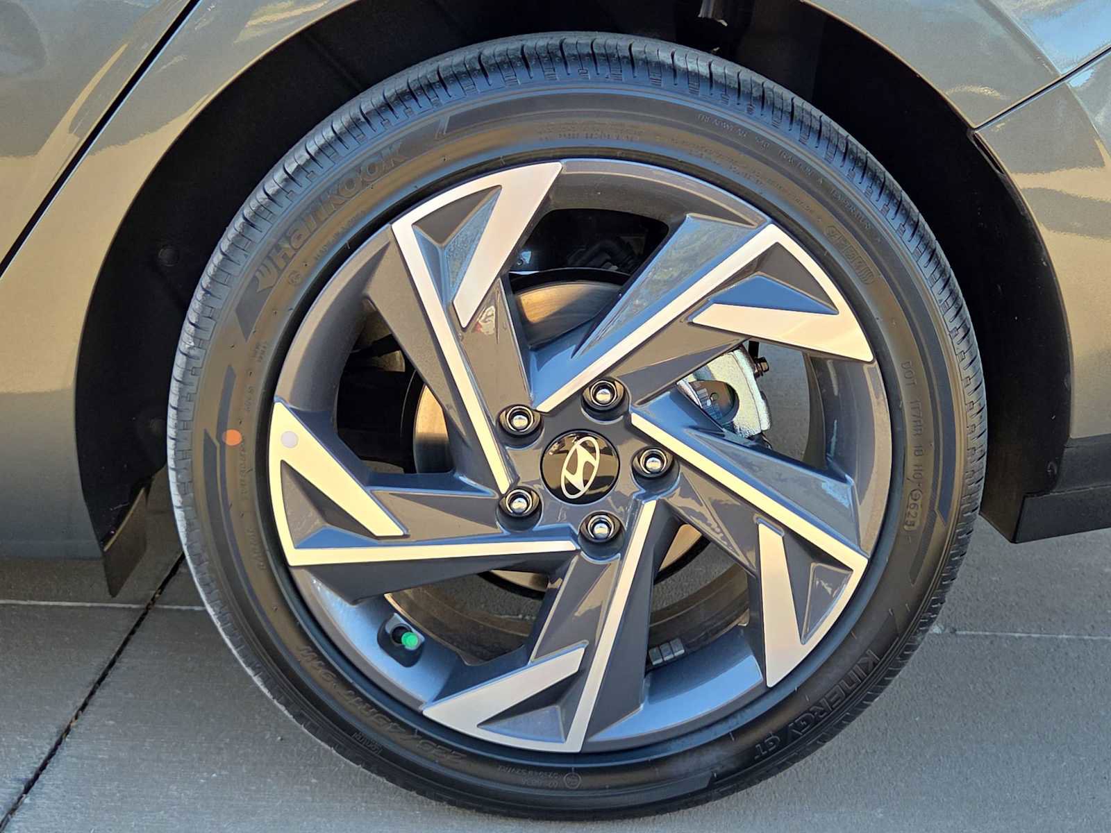 New 2026 Hyundai Elantra Limited image 13