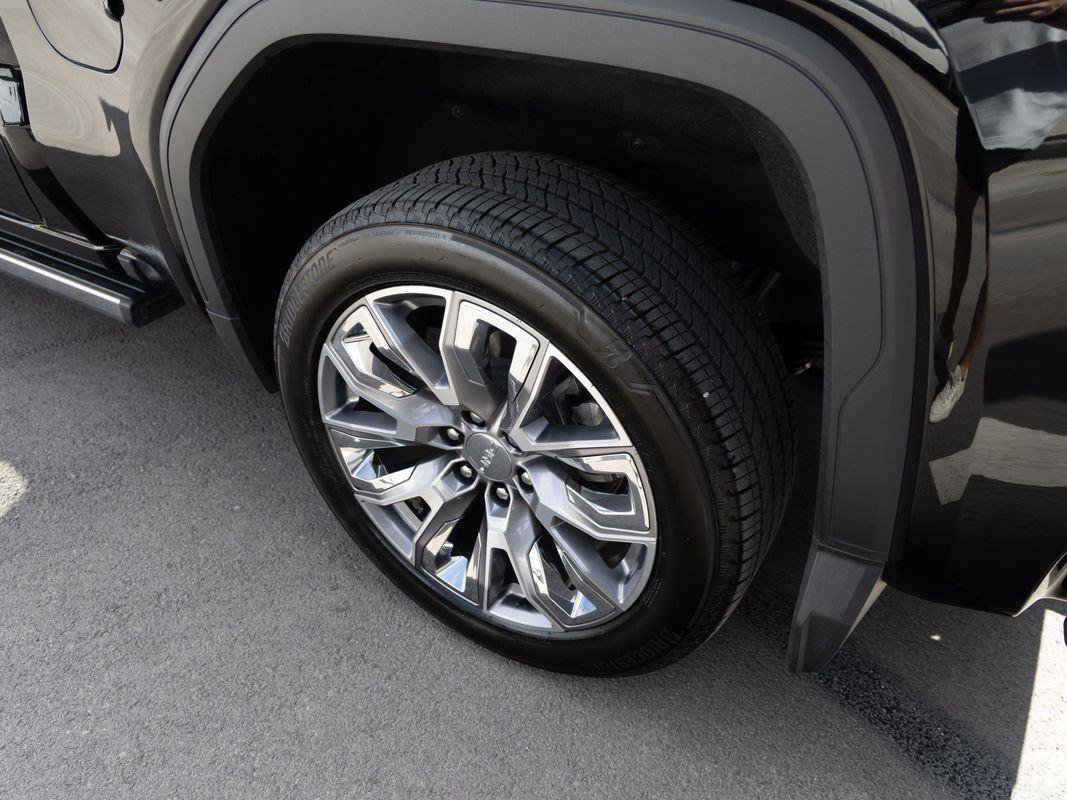 Used 2024 GMC Sierra 1500 Denali w/ Denali Reserve Package AWD/4WD image 13