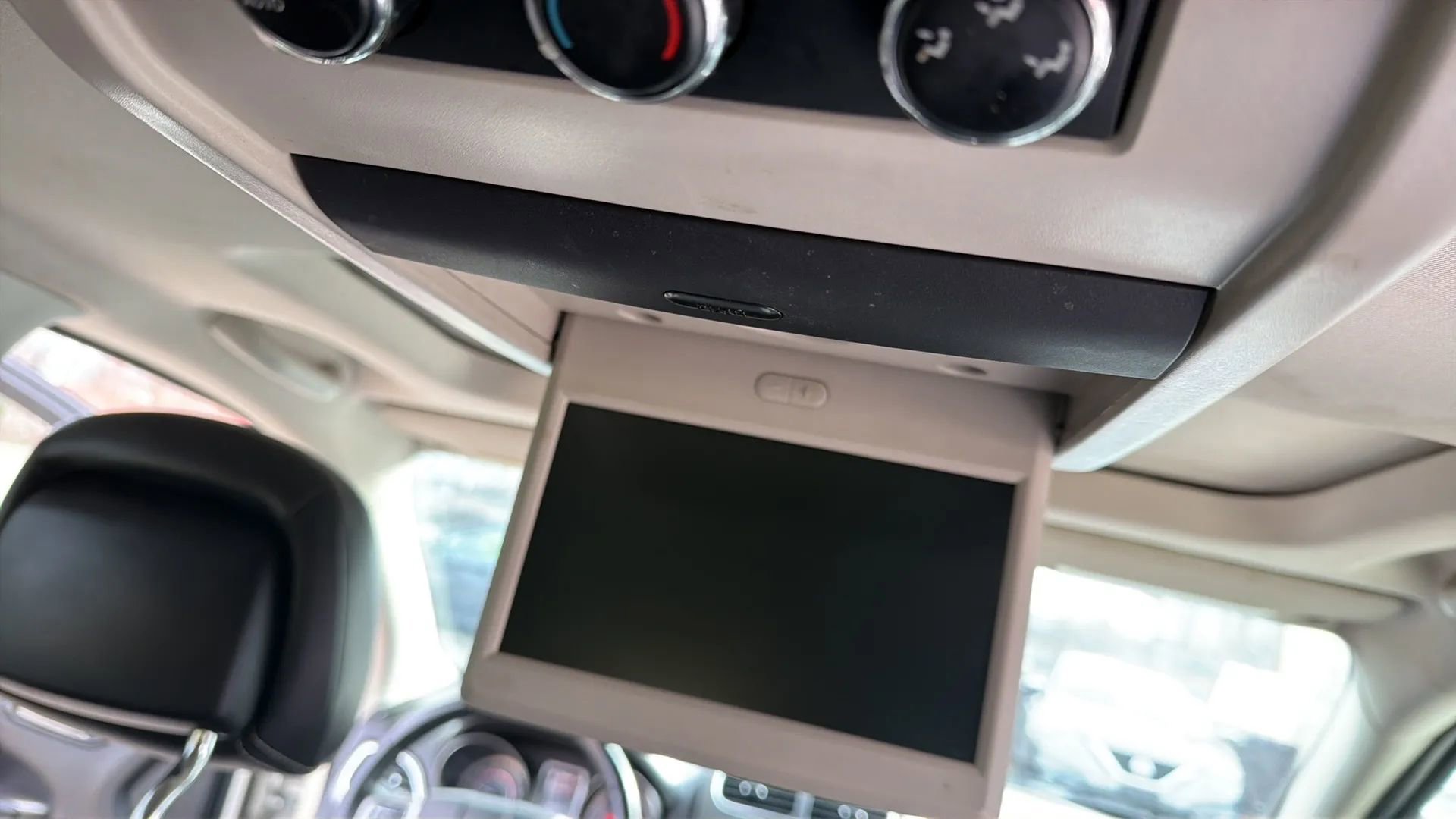 Used 2017 Dodge Journey Crossroad w/ Popular Equipment Group image 31