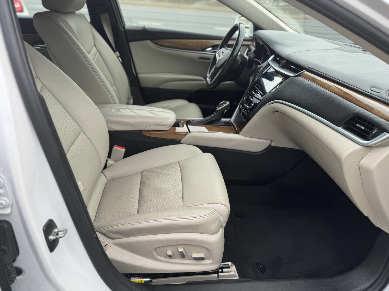 Used 2018 Cadillac XTS Luxury image 14