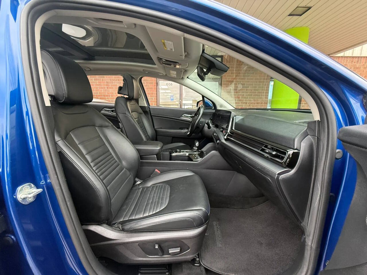 Used 2023 Kia Sportage SX FWD image 32