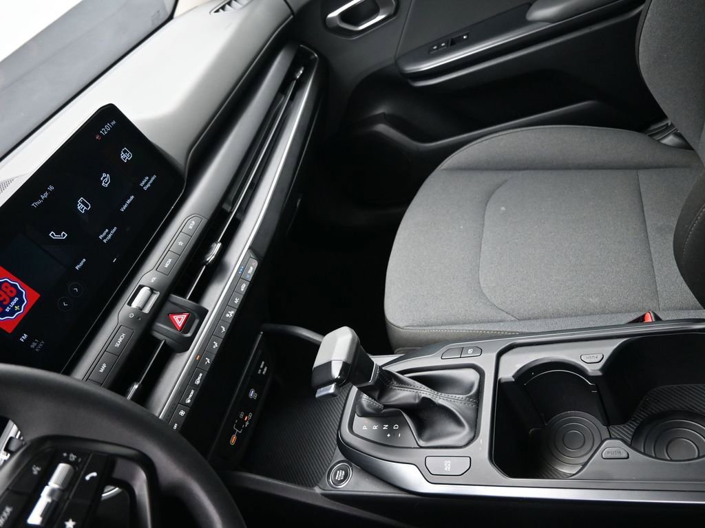 Used 2025 Kia K4 FWD image 20