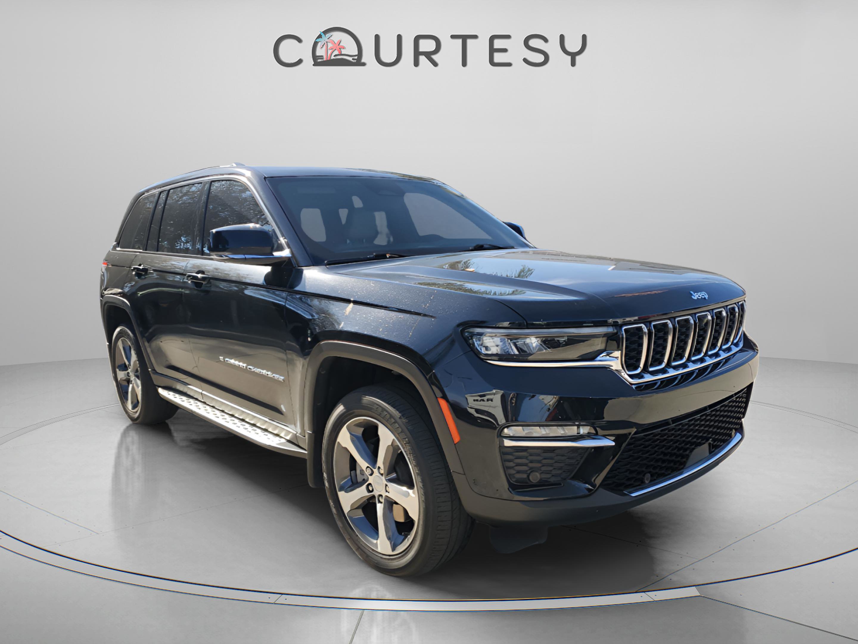 Certified 2023 Jeep Grand Cherokee 4xe w/ Luxury Tech Group II image 4