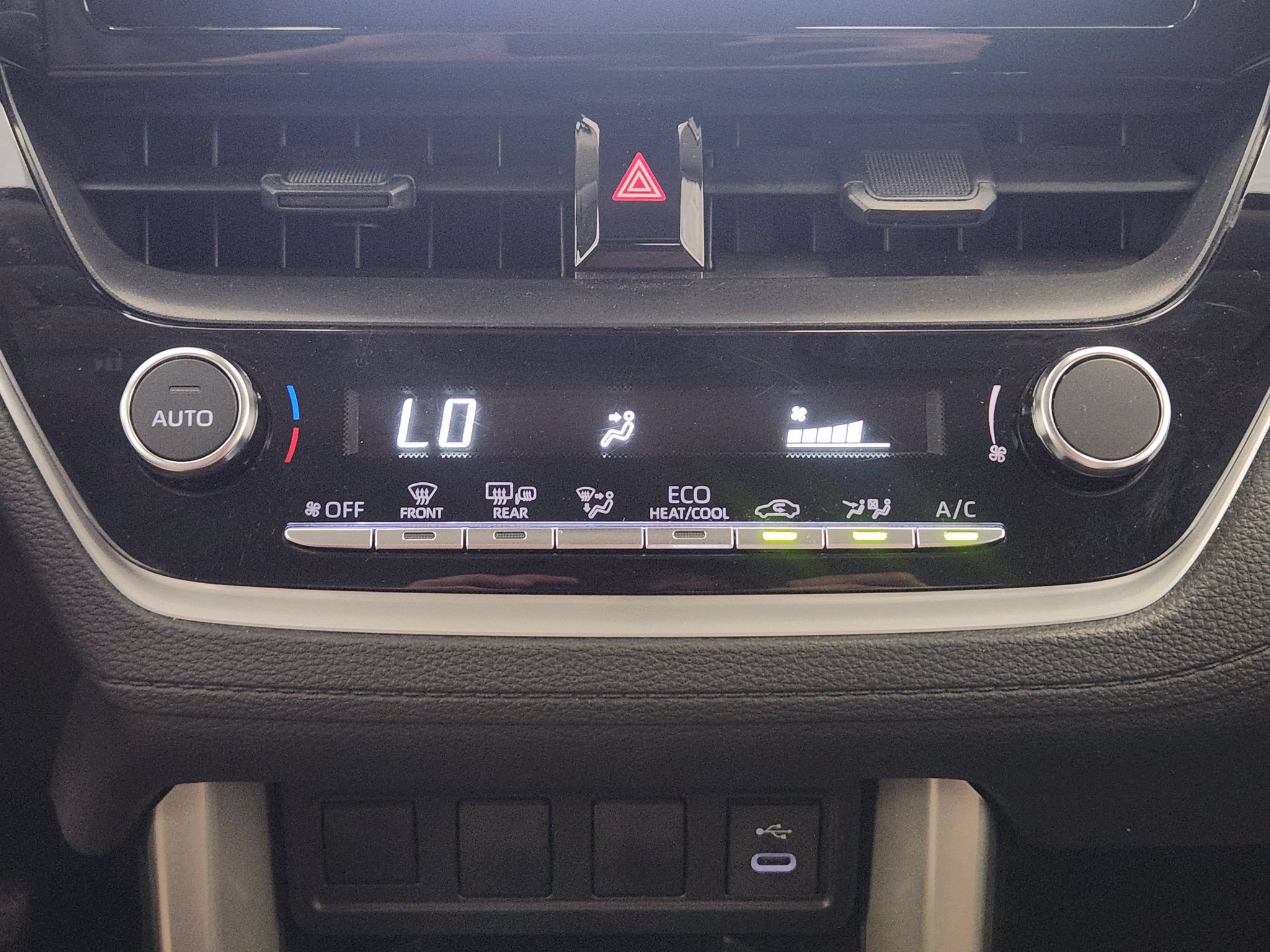 Used 2025 Toyota Corolla Cross LE FWD image 17