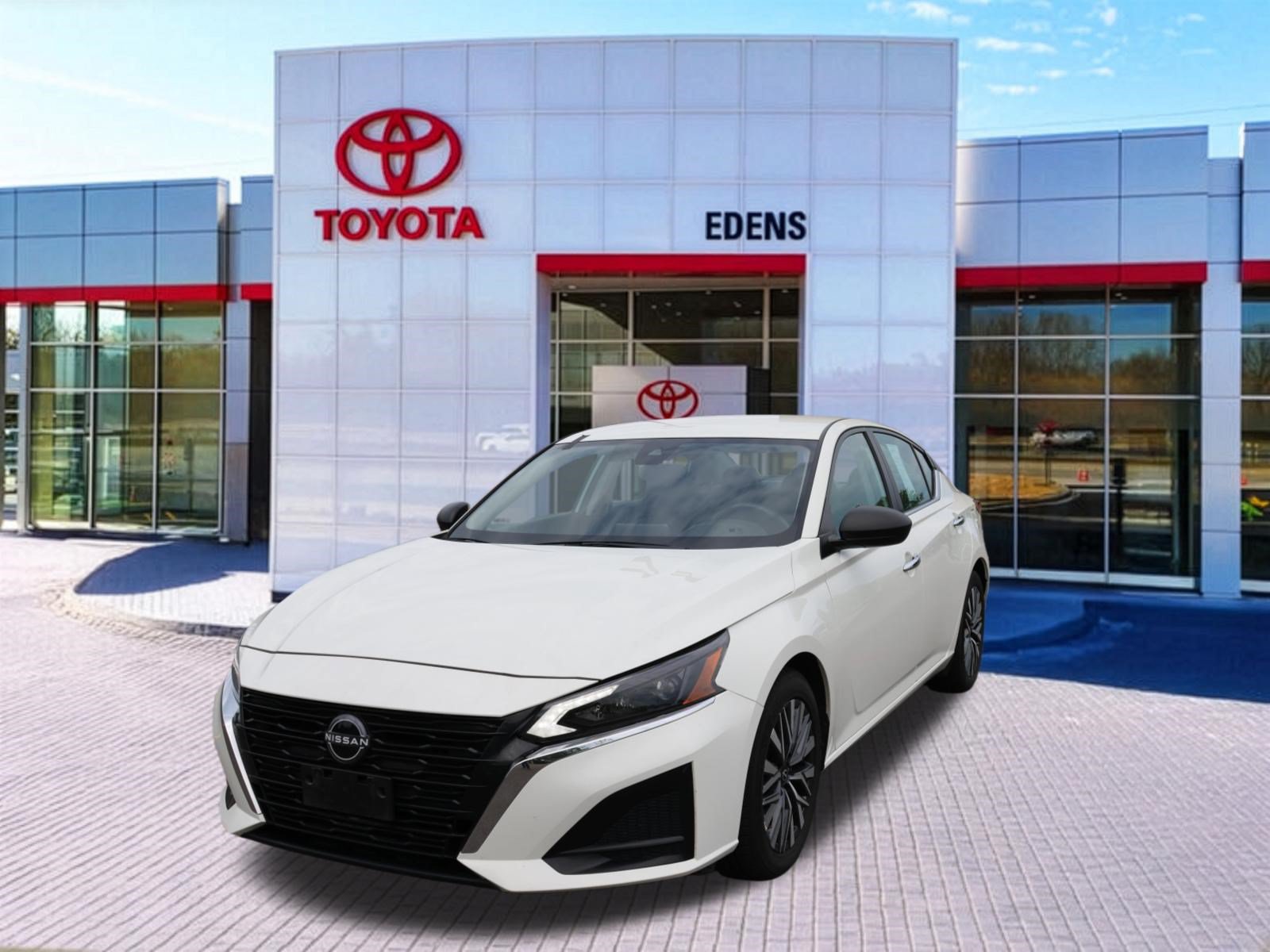 Used 2025 Nissan Altima 2.5 SV FWD image 10