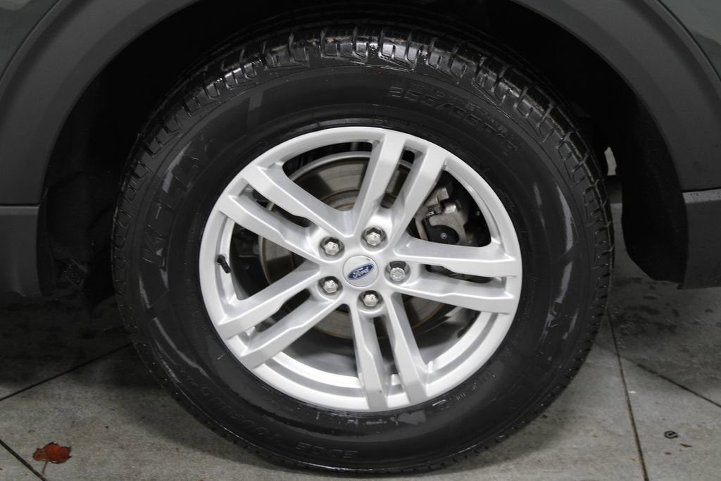 Used 2023 Ford Explorer XLT image 17