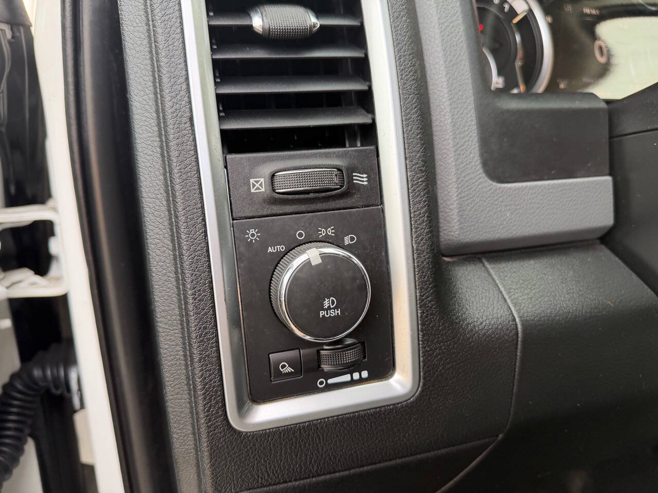 Used 2015 RAM 1500 Lone Star RWD image 25