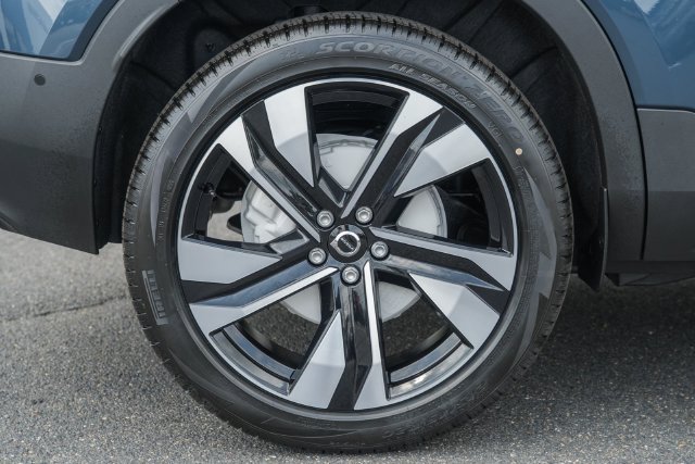 New 2026 Volvo XC40 B5 Ultra w/ Climate Package AWD/4WD image 19