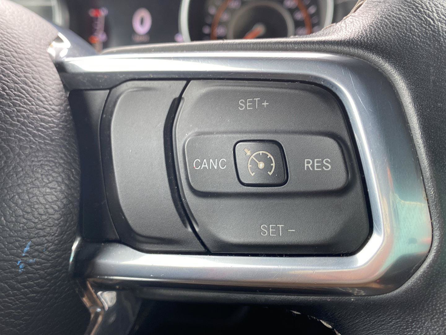 Used 2022 Jeep Wrangler Unlimited Sahara w/ Cold Weather Group AWD/4WD image 18