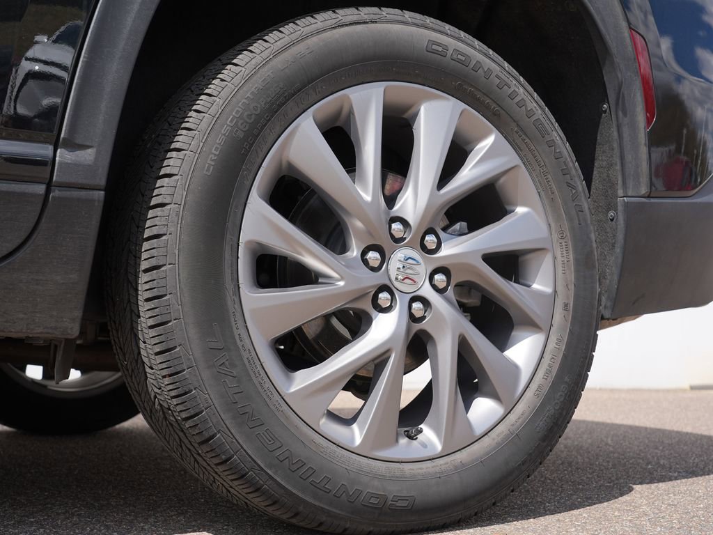 Used 2025 Buick Enclave Preferred AWD/4WD image 35