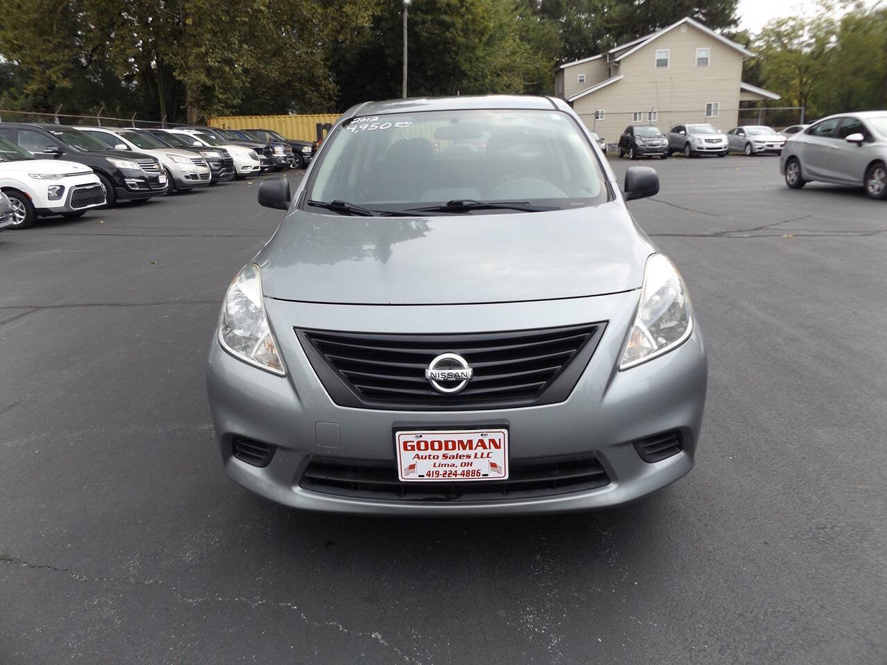 Used 2012 Nissan Versa S w/ Cruise Control Pkg FWD image 2