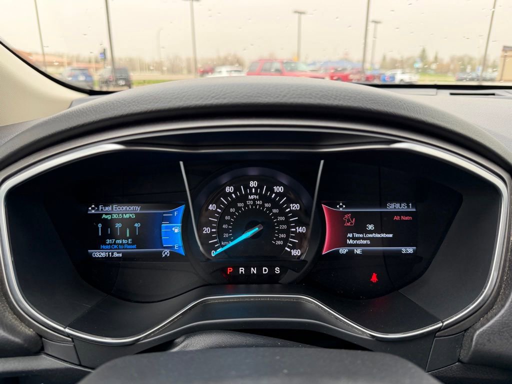 Used 2018 Ford Fusion SE w/ Fusion SE Technology Package FWD image 17