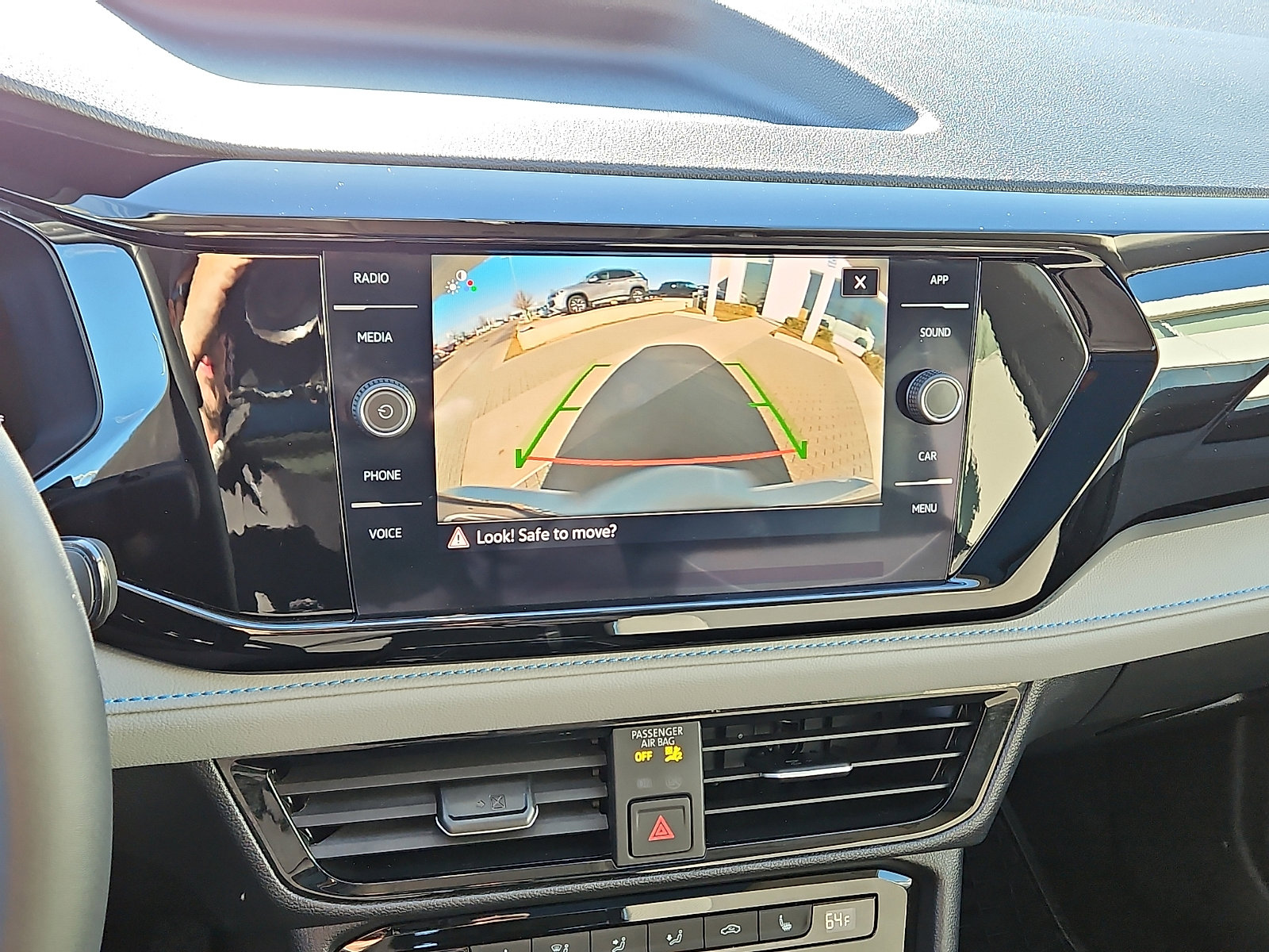 Certified 2024 Volkswagen Taos SE image 15