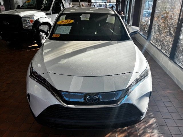 Used 2021 Toyota Venza LE w/ Carpet Mat Package (TMS) image 5