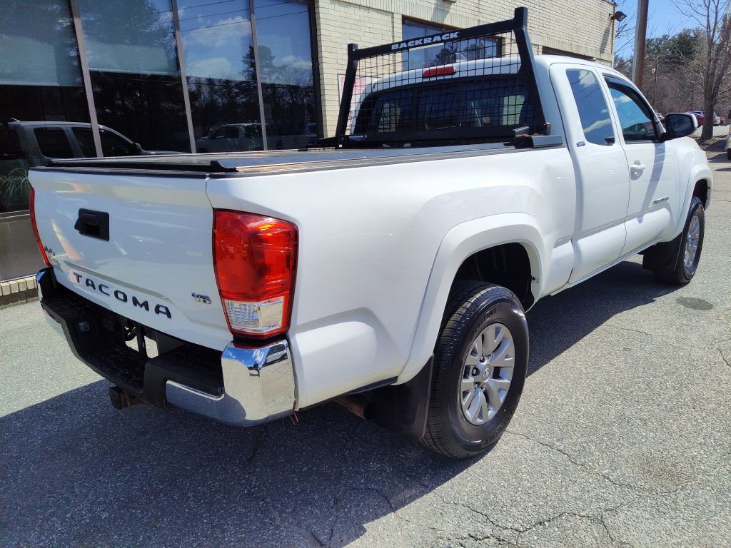Used 2016 Toyota Tacoma SR5 w/ SR5 Appearance Package (SN) AWD/4WD image 8