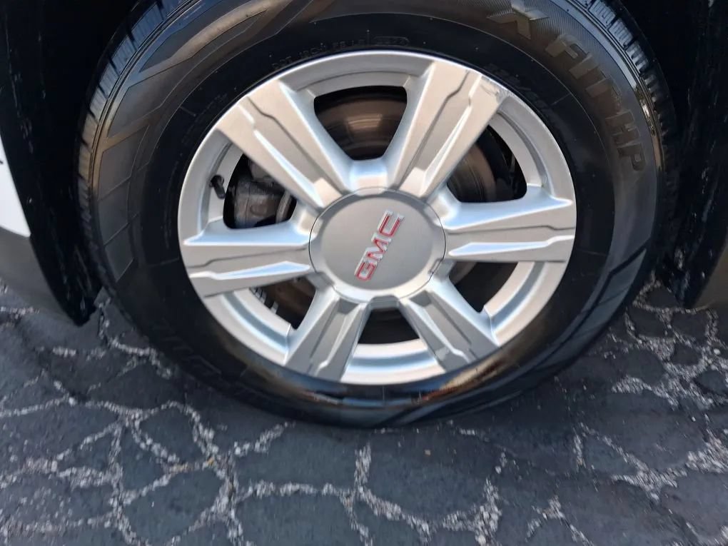Used 2015 GMC Terrain SLE AWD/4WD image 9
