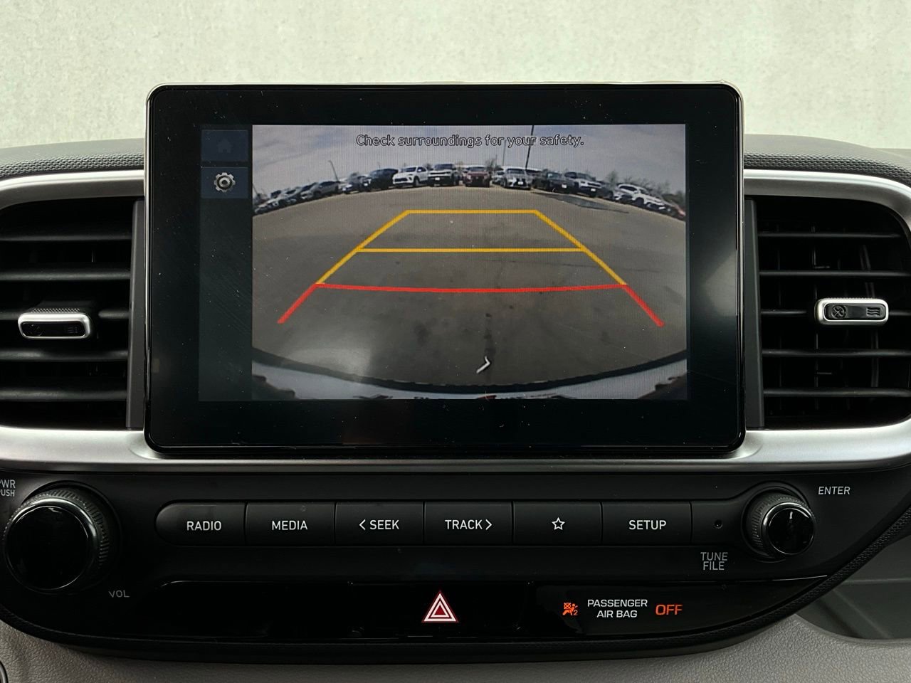 Used 2025 Hyundai Venue SEL image 32