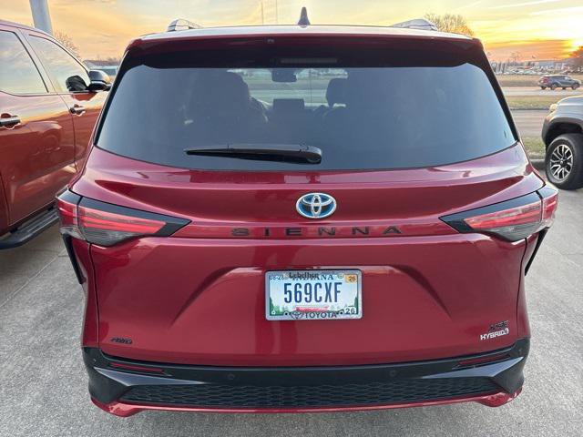Certified 2024 Toyota Sienna XSE image 7