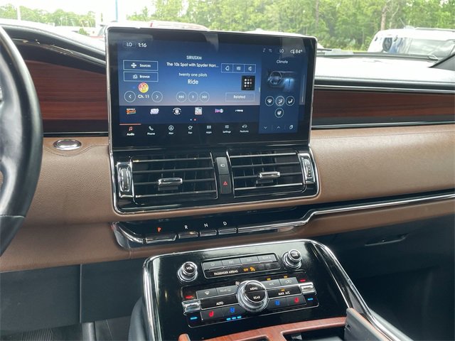 Used 2022 Lincoln Navigator Reserve image 21