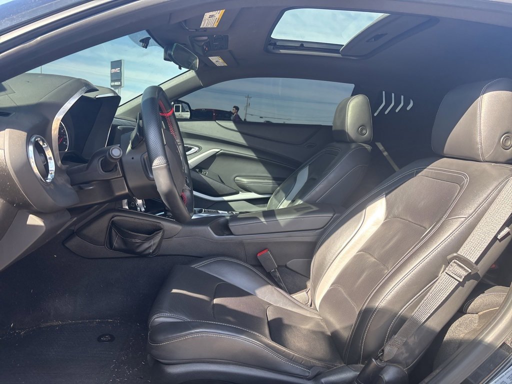 Used 2023 Chevrolet Camaro LT image 7