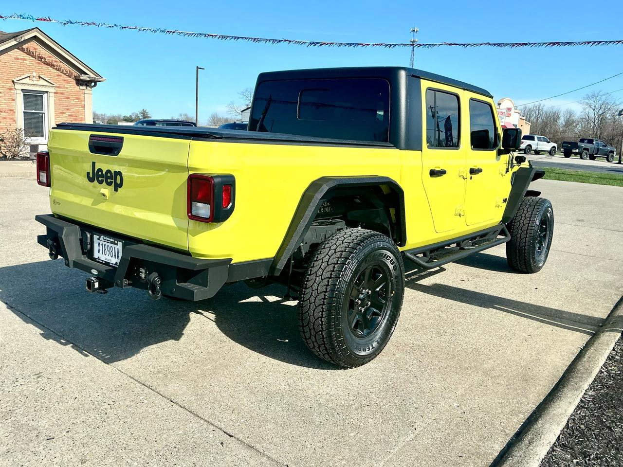 Used 2023 Jeep Gladiator Sport image 5