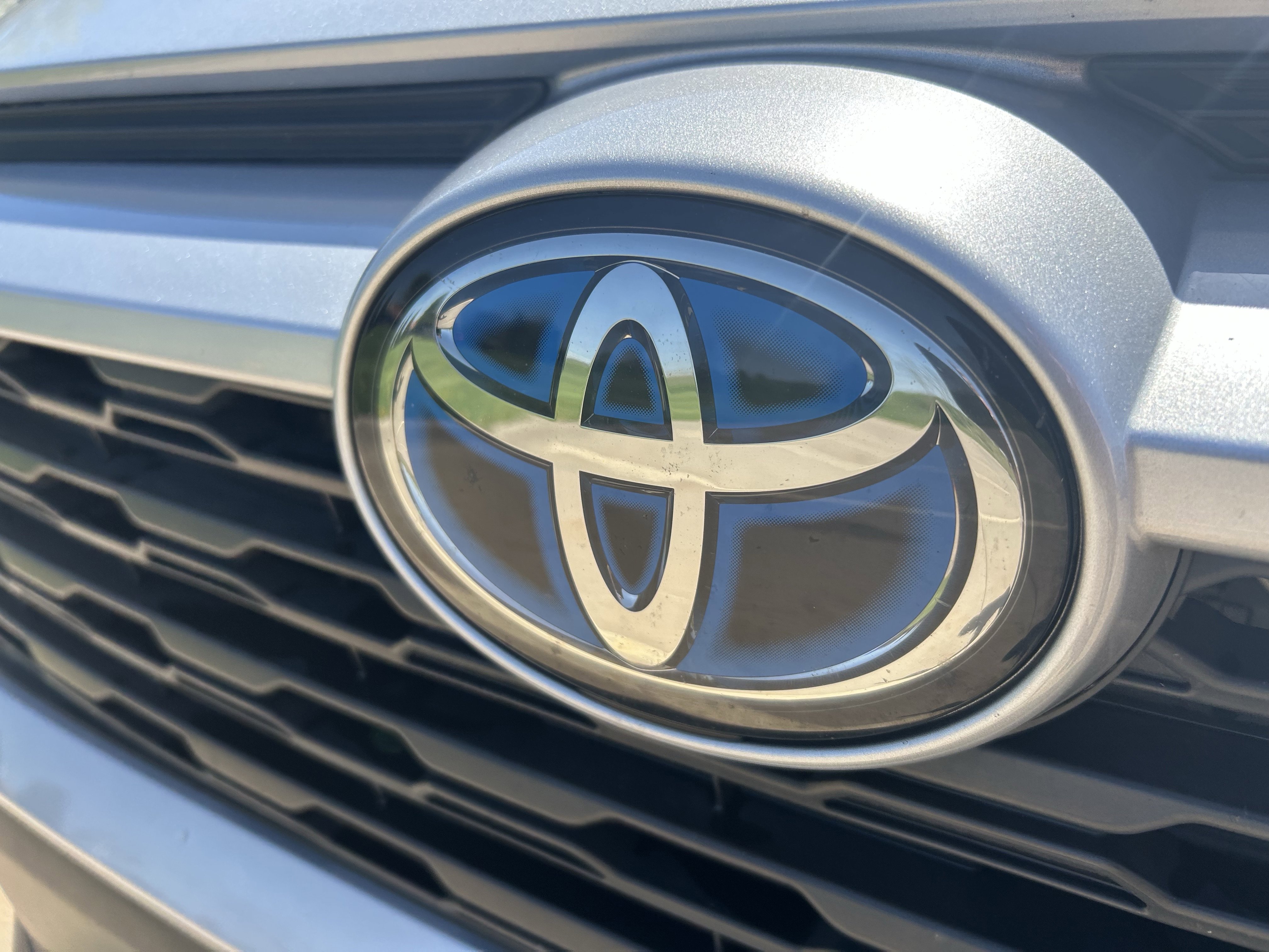 Certified 2024 Toyota RAV4 XLE Premium w/ Weather Package AWD/4WD image 17