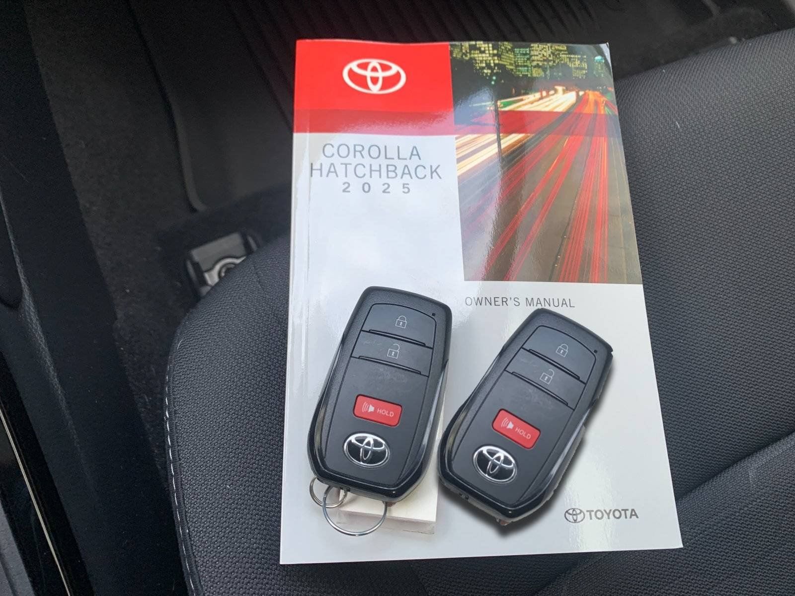 Used 2025 Toyota Corolla XSE FWD image 9