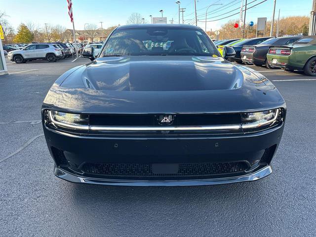 Used 2025 Dodge Charger Daytona Scat Pack w/ Track Pack AWD/4WD image 2