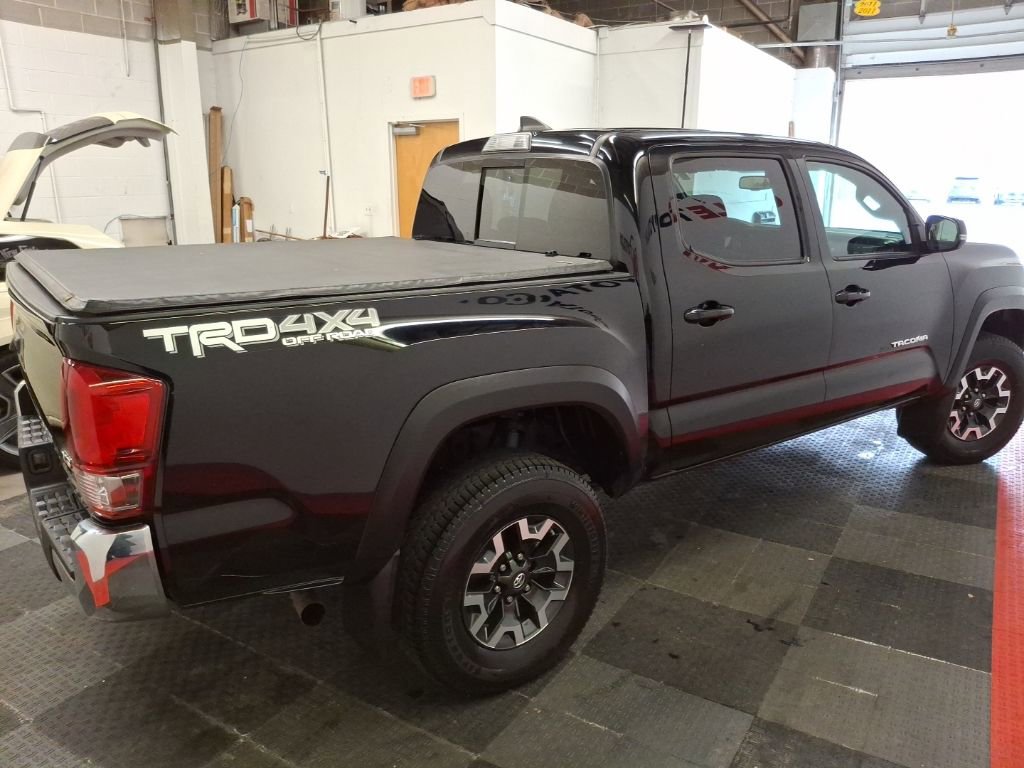 Used 2017 Toyota Tacoma TRD Off-Road w/ Tow Package image 11