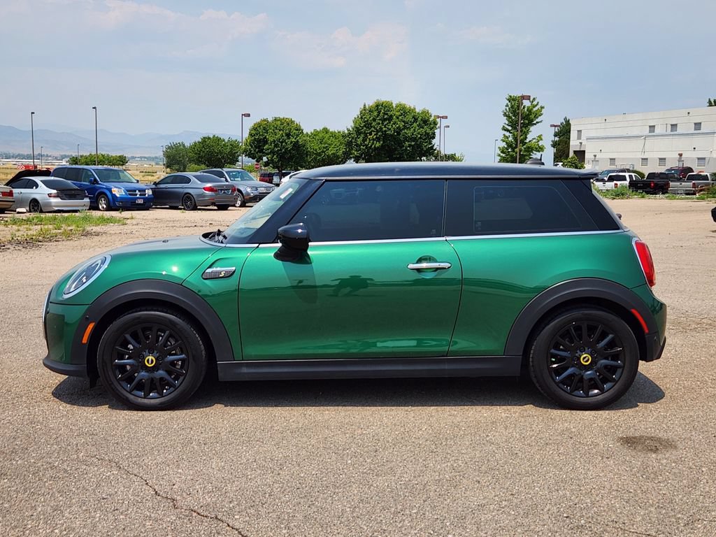 Used 2022 MINI Cooper SE w/ Driver Assistance Package FWD image 2