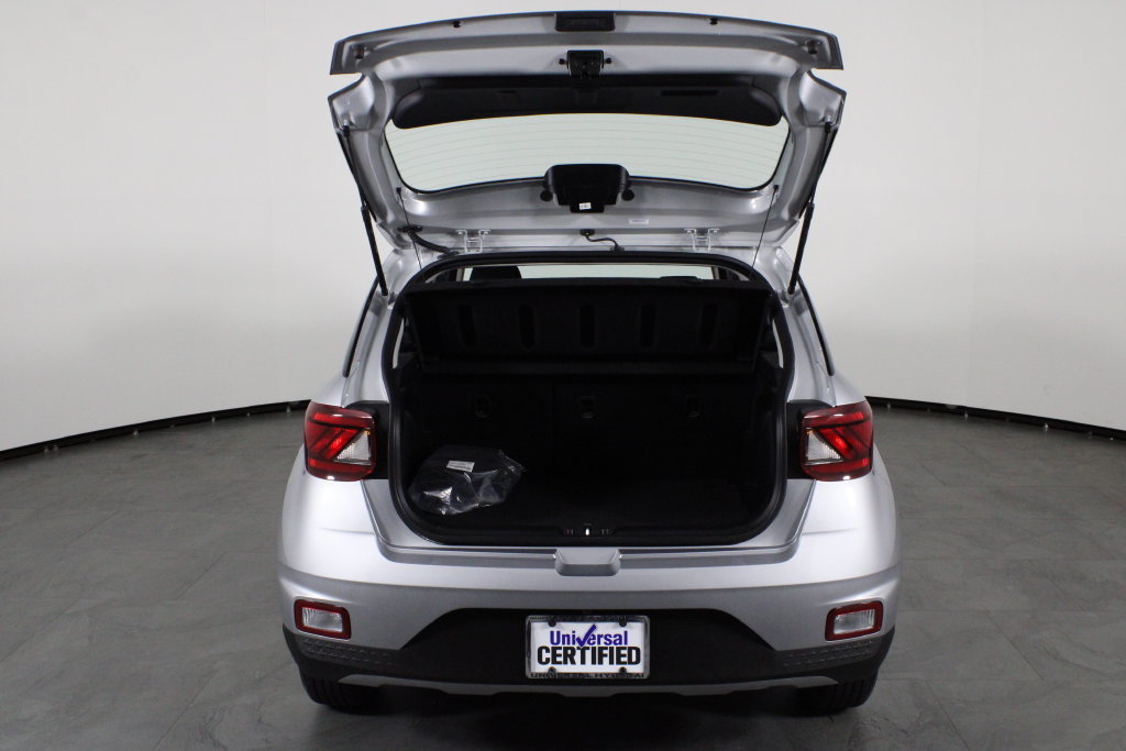Certified 2026 Hyundai Venue SE FWD image 17