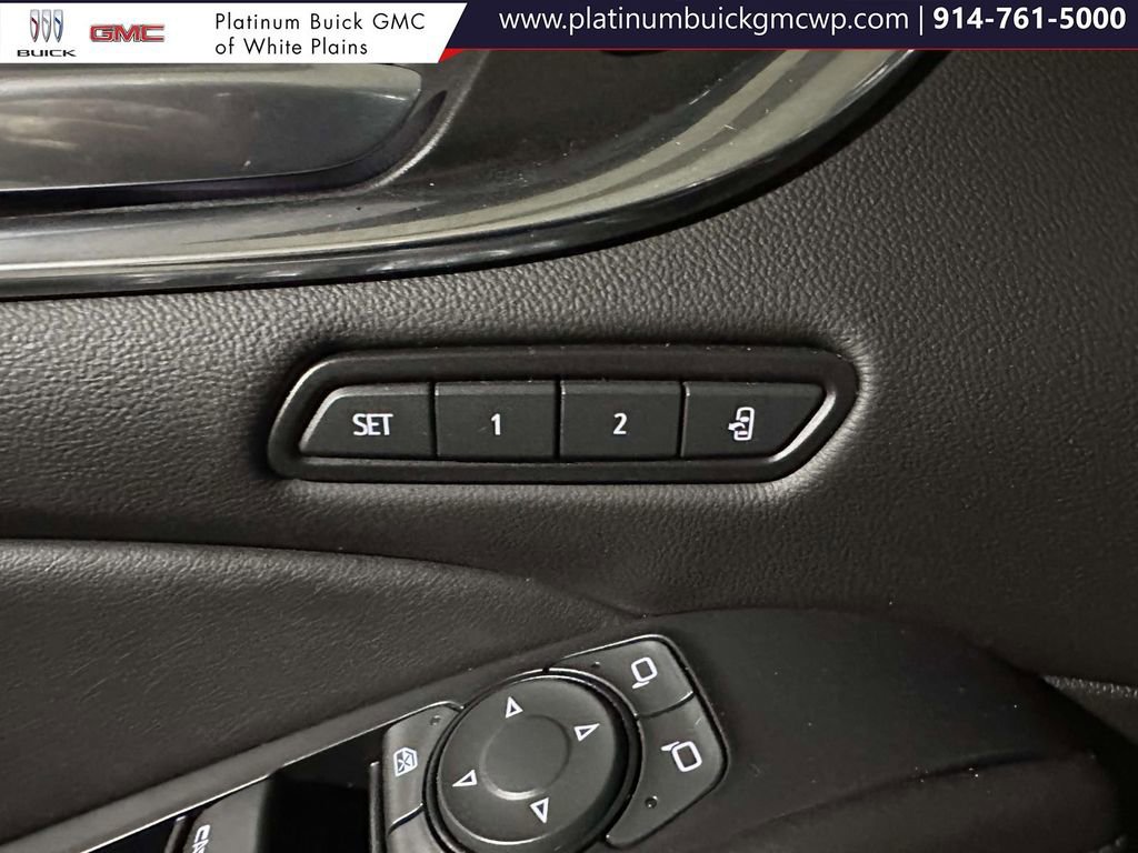 Used 2021 Buick Enclave Avenir w/ Avenir Technology Package image 18