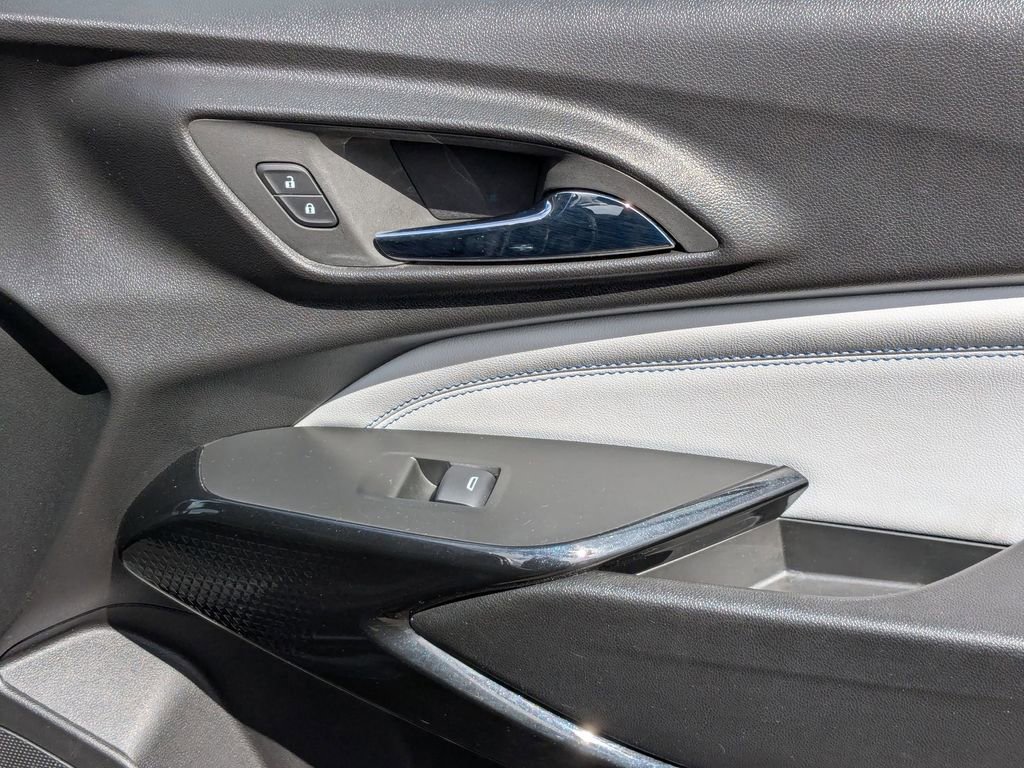 Used 2025 Chevrolet Trax LT w/ LT Convenience Package image 30