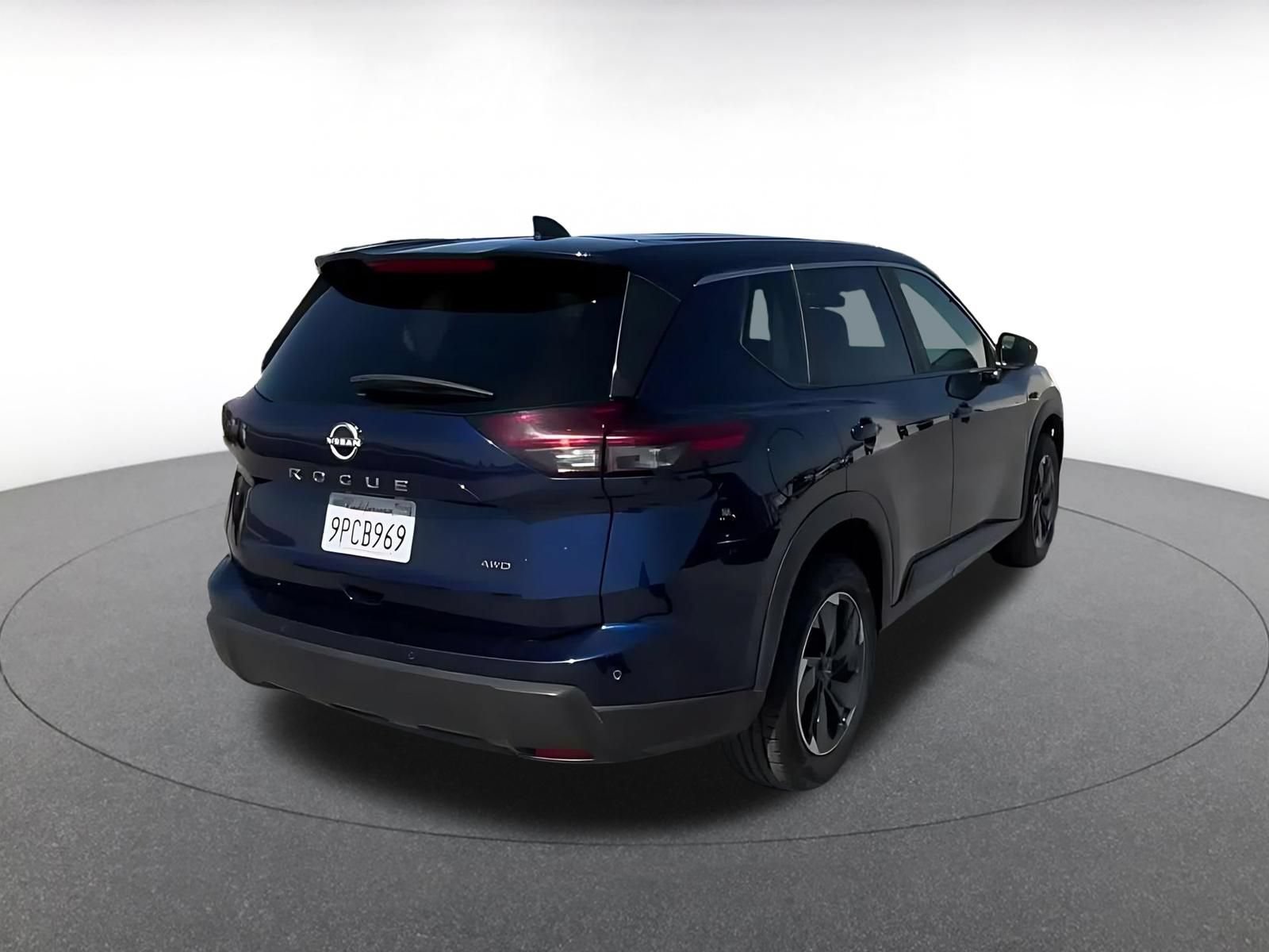 Used 2025 Nissan Rogue SV AWD/4WD image 13