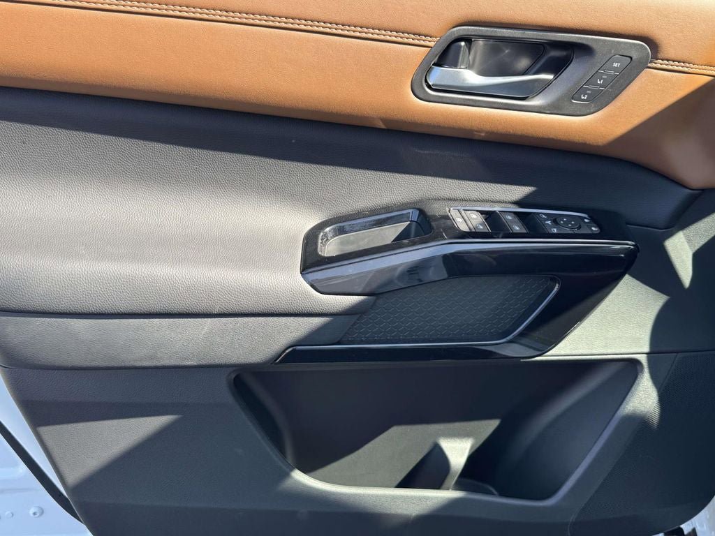 New 2026 Nissan Pathfinder Platinum AWD/4WD image 31