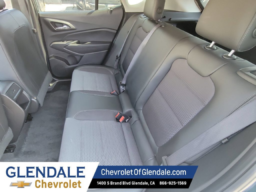 Used 2025 Chevrolet Trax LT FWD image 13